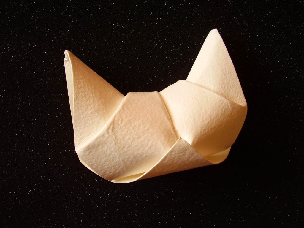 CROISSANT Created 2008, diagrammed 2020. 13 x 11 x 4.5 cm Wet folded from a square of Khadi paper 640gsm Created this croissant in the same year I curated the first origami art exhibition in Croatia. Its old site cannot be edited any more, so the link for downloading the presentation does not work. Instead, you can see the exhibition by clicking the buttons below: http://www.inet.hr/%7Esanjasrb/Exhibition.html